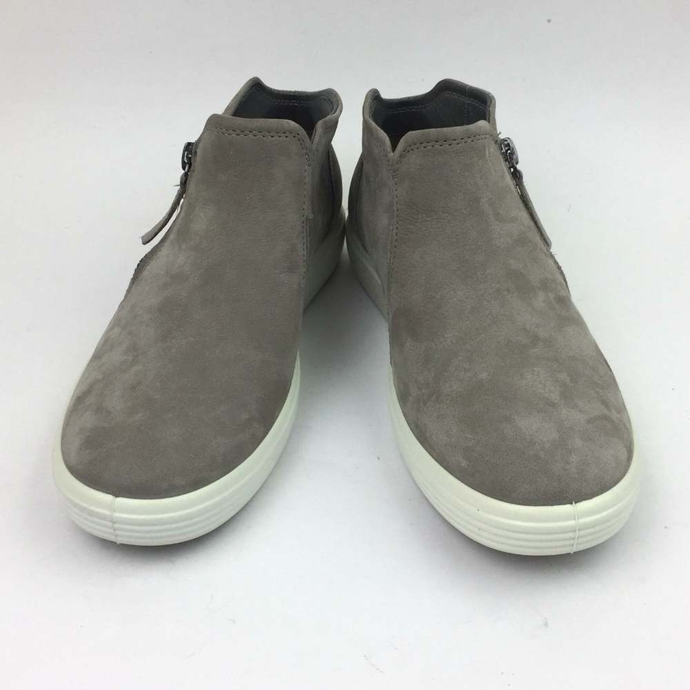 Ecco Soft 7 High Top Sneaker sz 6